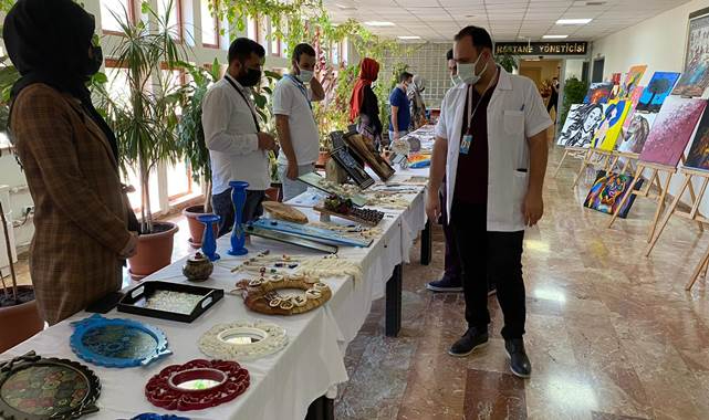 AMATEM'de tedavi gören hastalar sergi açtı
