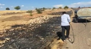 Hilvan kırsalında çıkan yangını vatandaşlar söndürdü