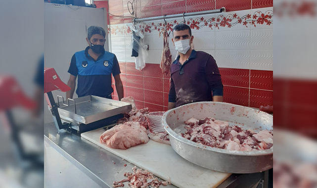Viranşehir’de zabıtalar kasaplar çarşısını denetledi