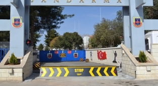 Akçakale'de baskın! Dedektör köpek buldu
