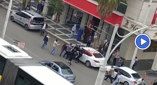 Şanlıurfa'da sopalı kavga! Polis ayırmakta zorlandı