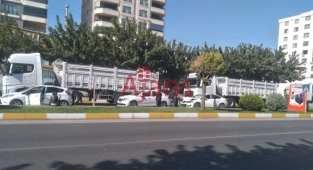 Urfa'da zincirleme kaza! 3 araç birbirine girdi