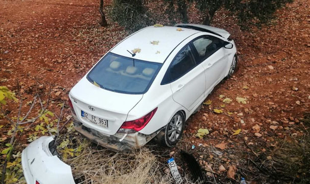 Halfeti'de kaza! Otomobiller kafa kafaya çarpıştı