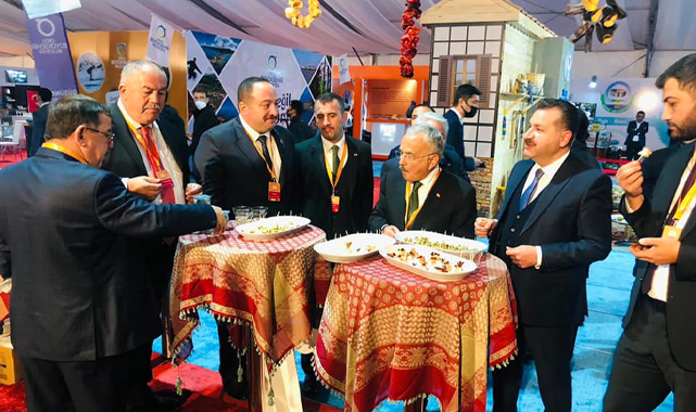 Viranşehir Belediyesinin tanıtım standına Ankara'da yoğun ilgi