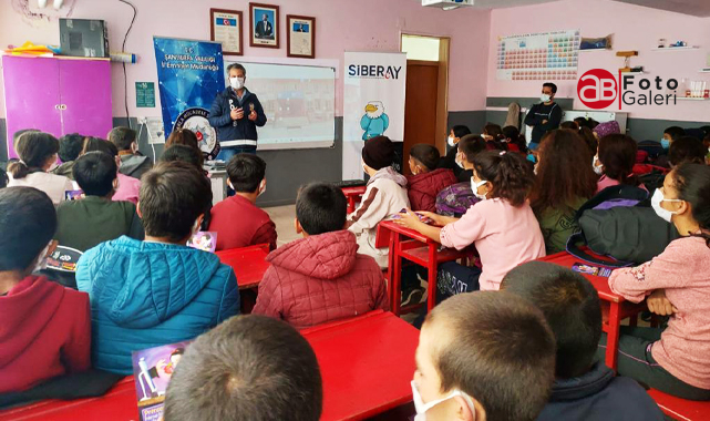 Şanlıurfa'da polisten öğrencilere 'siber' eğitim