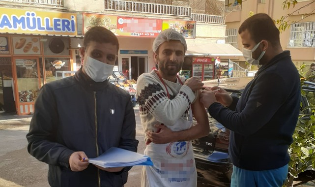 Şanlıurfa’da sağlık ekipleri esnafa aşı yaptı