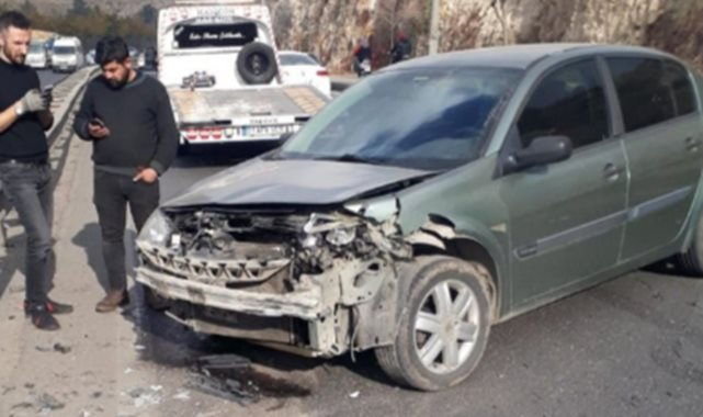 Urfa'da trafik kazası! Akabe inişinde trafik kilitlendi