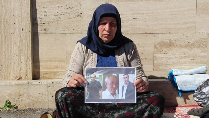 'Adalet istiyorum' diyen Emine Şenyaşar gözaltına alındı