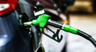 Benzine bir zam daha geldi