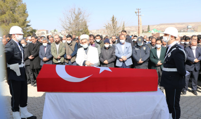 Maraş'ta görev başında hayatını kaybeden polis toprağa verildi
