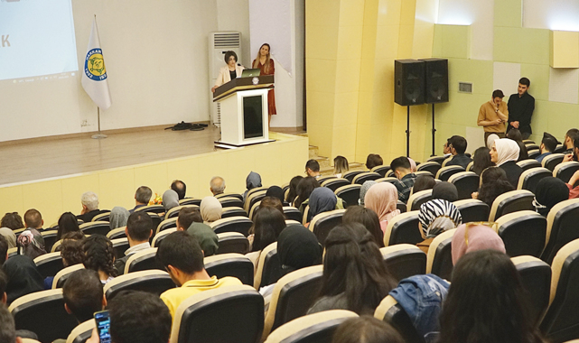 Üniversitede farkındalık paneli