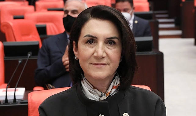 AK Partili vekili eleştirenlere 'münafık' ve 'İslam düşmanı' denildi