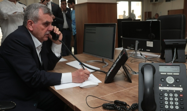 Başkan Beyazgül, çağrı merkezinde çağrıları yanıtladı