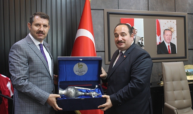 Vali Ayhan, Viranşehir Belediyesini ziyaret etti