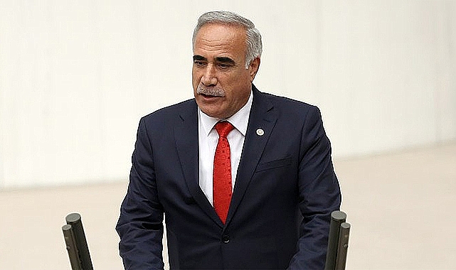 Aydınlık, PTT kuyruklarını meclise taşıdı