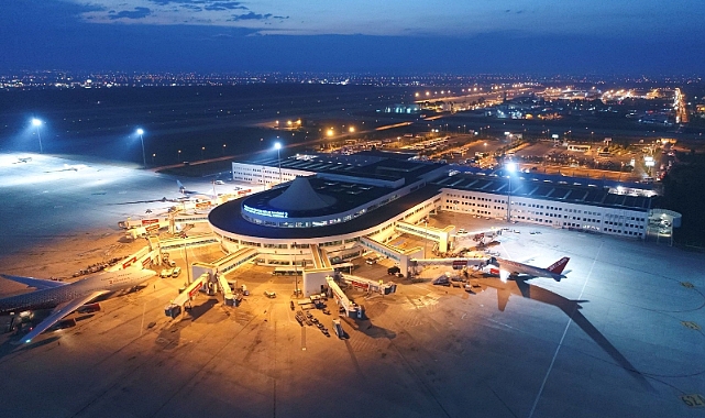 Turizm merkezlerindeki hava limanlarında 32 milyon yolcu taşındı