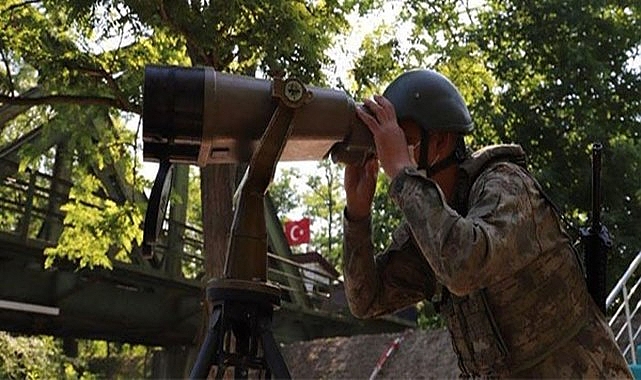 Türkiye’ye yasa dışı yollarla geçmeye çalışan 21 kişi yakalandı