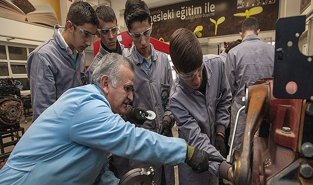 Urfa'daki meslek lisesi Türkiye üçüncüsü oldu