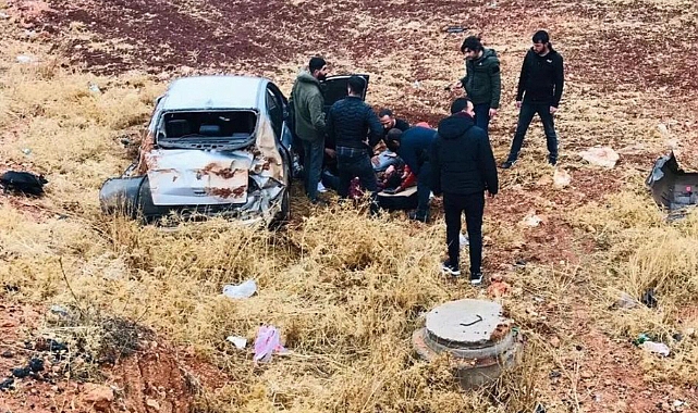 Hilvan'da kontrolden çıkan otomobil tarlaya uçtu