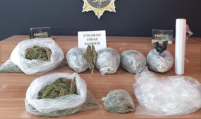 Şanlıurfa'da yüklü miktarda esrar yakalandı