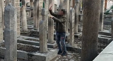 Urfa Ulu Cami’de madde bağımlısı genç krize girdi