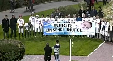 Jokeyler Bekir bebek için yarıştı