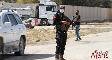 Polis aracına saldırı!