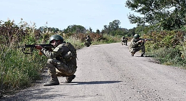 Türkiye’ye yasa dışı yollarla geçmeye çalışan şahıslar yakalandı