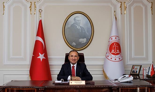 Adalet Bakanı Bozdağ: Altınız bir adam etmiyorsanız!