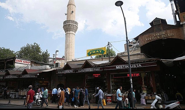 Ahmet Atış: Esnafa kepenk indirttiler