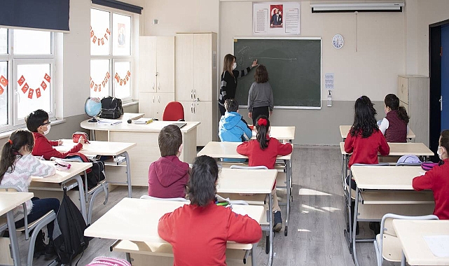 MEB, "Akran Zorbalığı"nı akademisyenlerle masaya yatırıyor