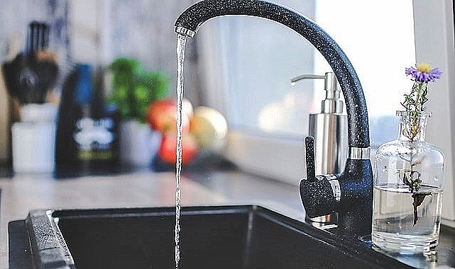 Deprem bölgelerinde içme sularının kontrolü yapılıyor