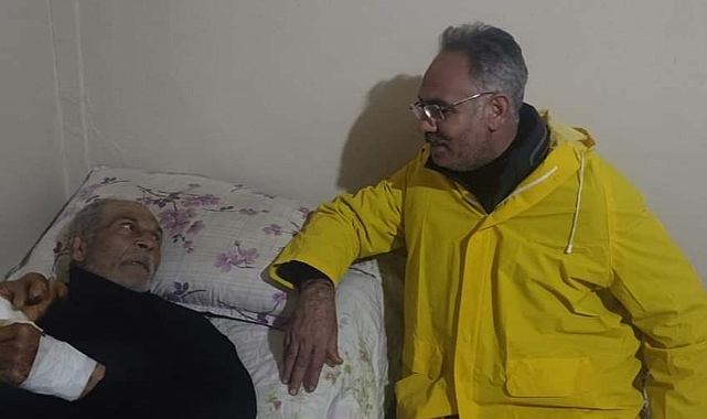 Başkan Kuş, Urfa'da sel felaketinin simgesi Reşat amcayı ziyaret etti