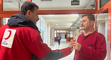Karaköprü Kızılay Şubesi depremzedeleri yalnız bırakmıyor
