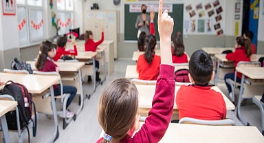 Bakan Özer açıkladı! 12. sınıflar devamsızlıktan muaf olacak