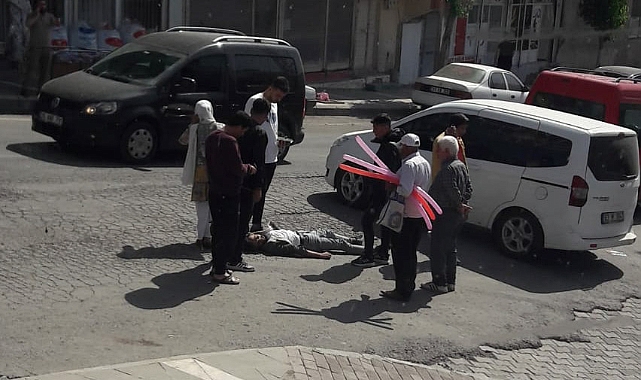 Kontrolden çıkan motosiklet takla attı