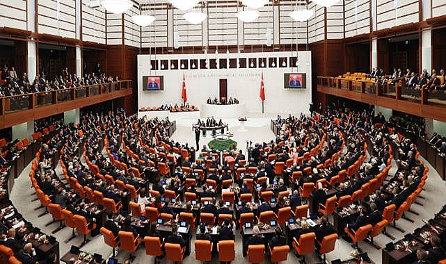 28. Dönem milletvekilleri TBMM genel kurulunda yemin etti