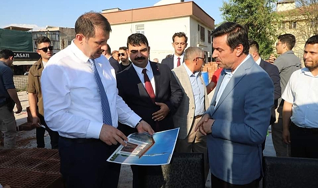 Hilvan'da yıkılan Hacı Maksut Camisi'nin yapımı devam ediyor
