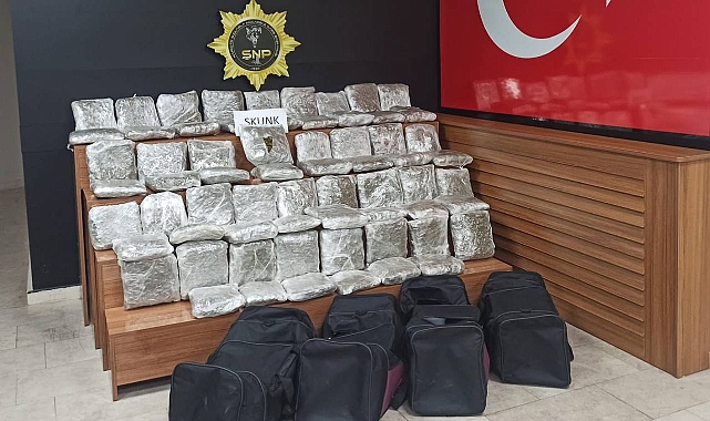 Urfa'da durdurulan araçta yüklü miktarda uyuşturucu yakalandı
