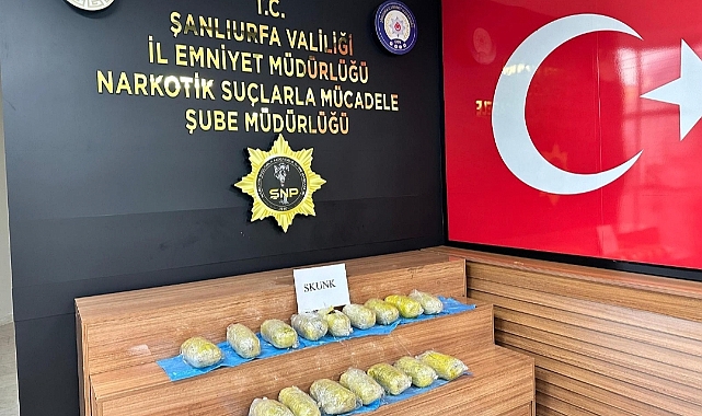 Urfa'da durdurulan bir araçta yüklü miktarda uyuşturucu ele geçirildi