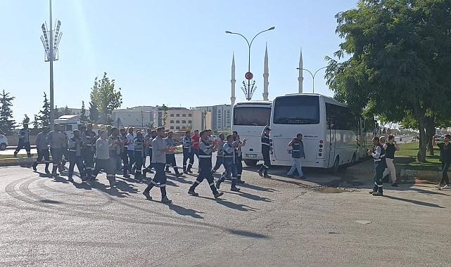 DEDAŞ çalışanları Urfa dahil 6 ilde iş bırakma eylemi yaptı