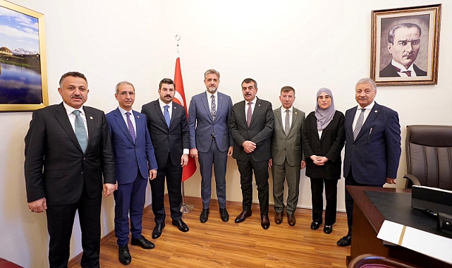 Şanlıurfa milletvekillerinden Milli Eğitim Bakanı Tekin'e ziyaret