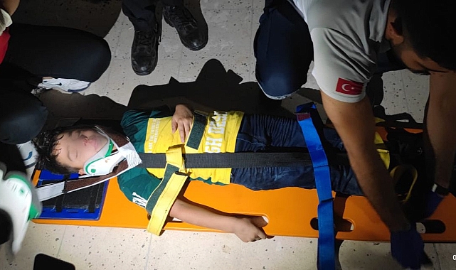 Urfa'da havalandırma boşluğuna düşen çocuk bakın nasıl çıkarıldı