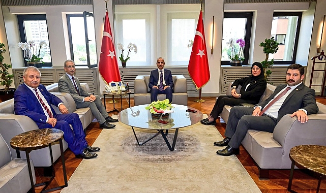 Urfa vekilleri Bakan Uraloğlu'nu ziyaret etti