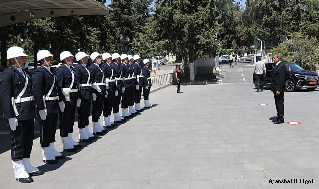 Vali Şıldak, İl Emniyet Müdürlüğü ve İl Jandarma Komutanlığını ziyaret etti