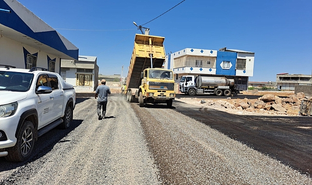 Viranşehir'de asfalt çalışmaları devam ediyor