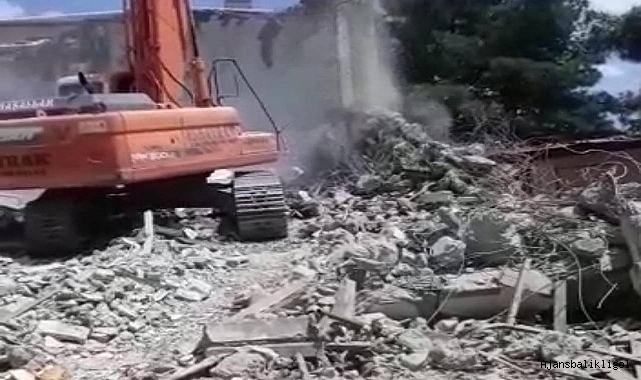 Depremin 215’inci gününde enkaz altında ceset bulundu 
