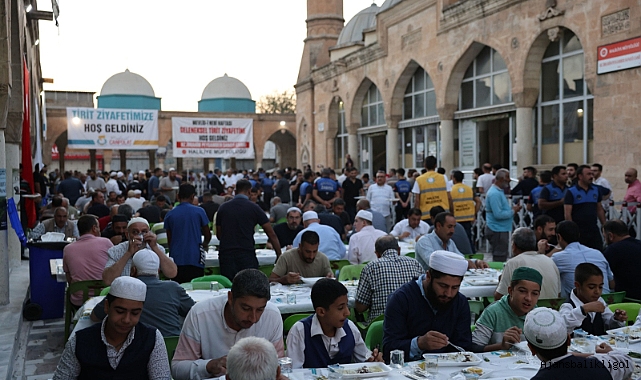 Haliliye Belediyesi'nde binlerce vatandaşa tirit ikramı