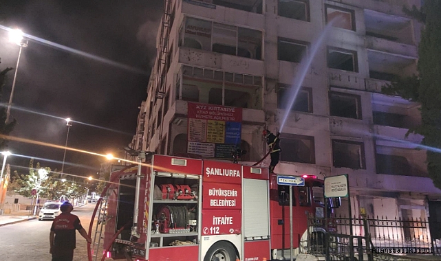 Şanlıurfa'da metruk binada korkutan yangın