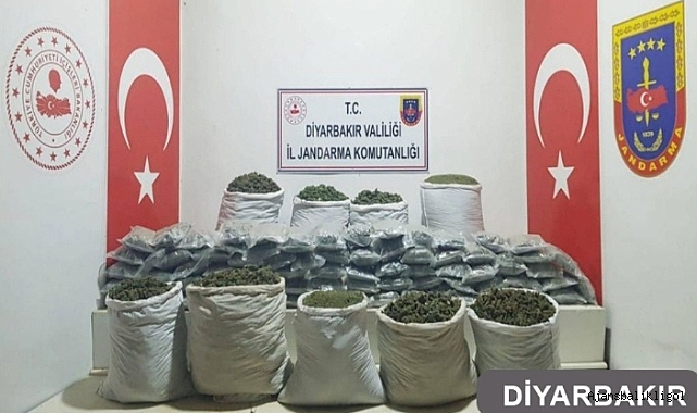 Yüklü miktarda uyuşturucu madde ele geçirildi